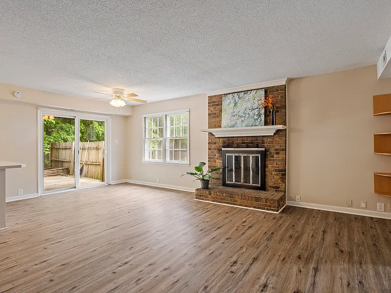 1801 Quail Ridge Rd — Photo 2