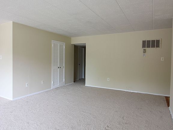 5th image of 2624 Wagon Dr APT 3C