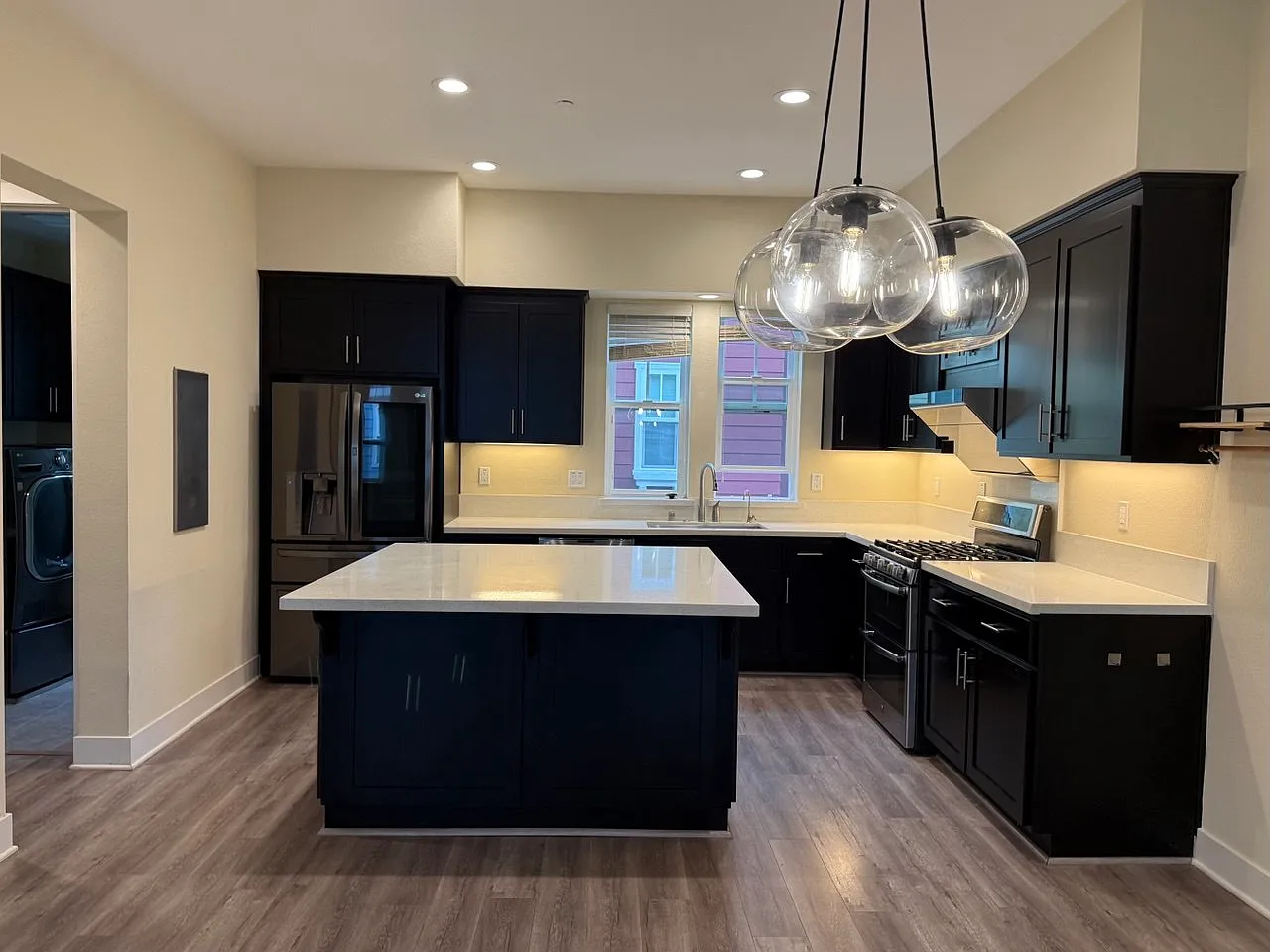 3 bed, 2.5 bath, 1616 sqft, $5,700 — Photo 1