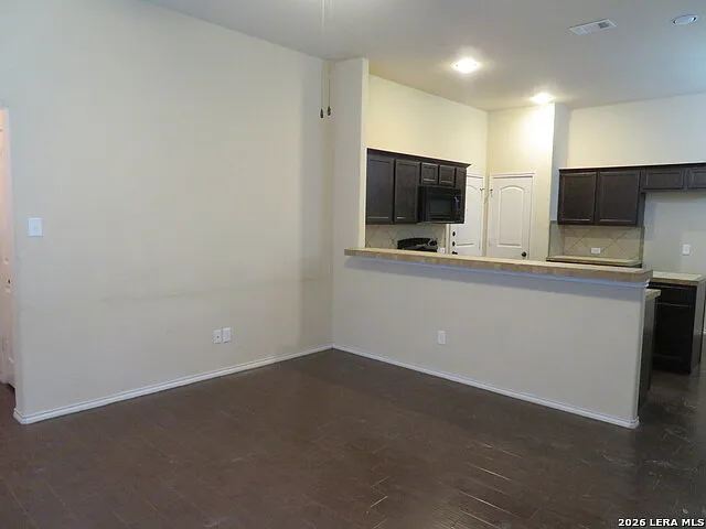554 Creekside Cir — Photo 3