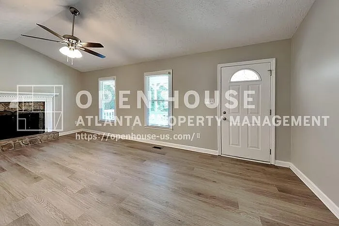 450 Sumer Ln N — Photo 24