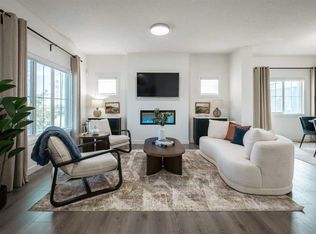 393 W Belmont Park SW, Calgary, AB T4C 2M3