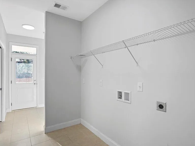 3636 Tower Dr — Photo 18