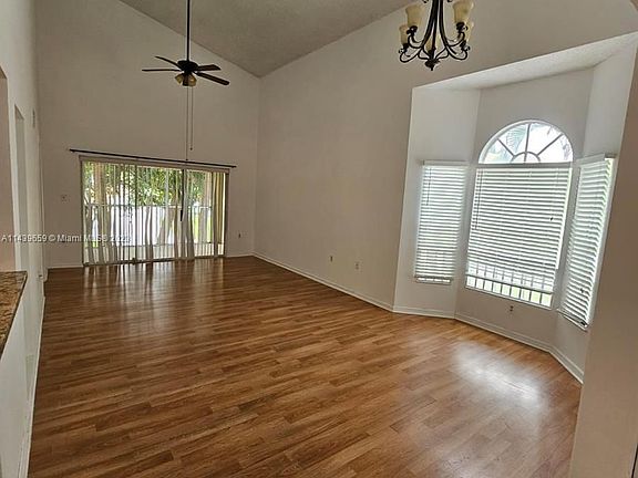 5th image of 2206 Glenmoor Dr #2206
