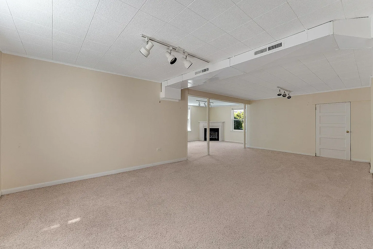 Appletree Ct, South Burlington — Photo 3
