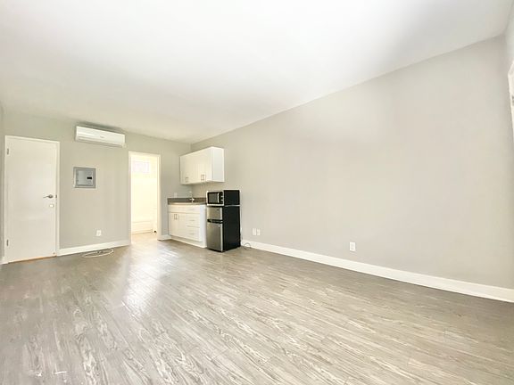 2nd image of 12761 Pacific Ave APT 1