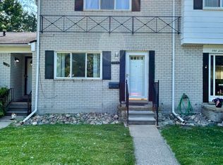 166 N Christine Cir, Mount Clemens, MI 48043