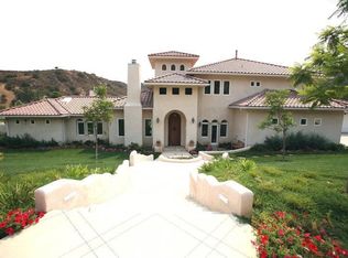 20560 Natoma Estates Dr, Woodland Hills, CA 91364