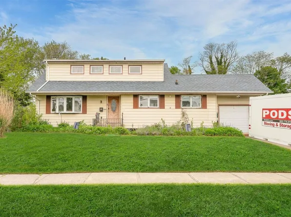 666 Everdell Avenue, West Islip, NY 11795