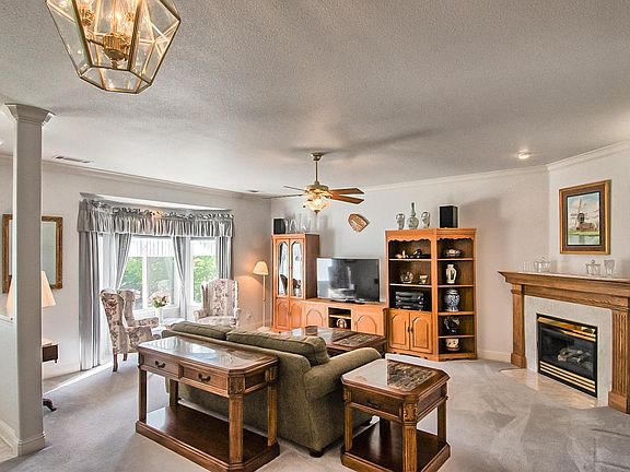 5th image of 1777 Lakeside Dr