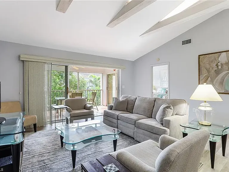 5635 Turtle Bay Dr #8 — Photo 5