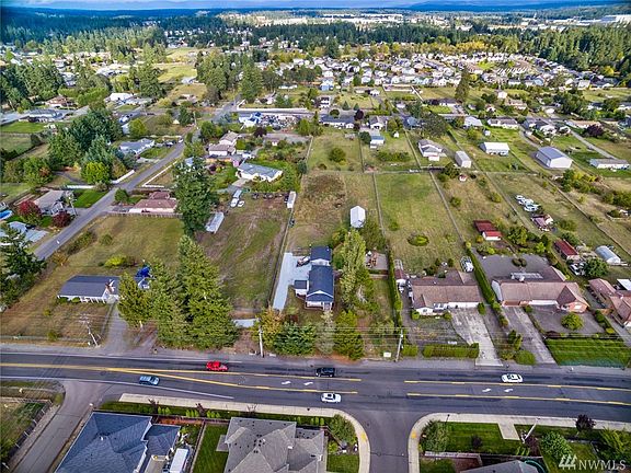 4th image of 18415 22nd Ave E