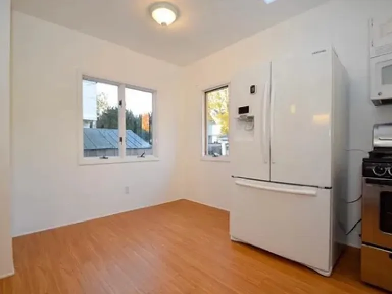 740 Grand Ave — Photo 15