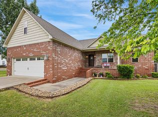91 Mountain Crest Dr, Russellville, AR 72802