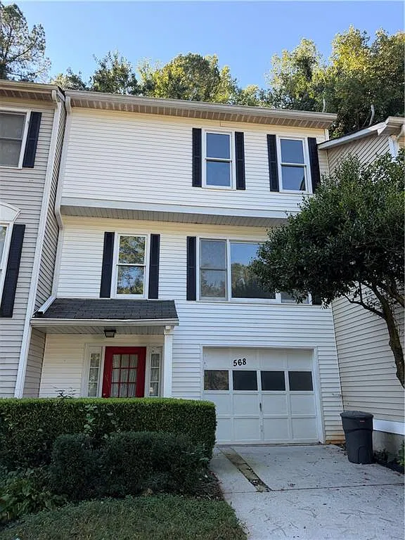 3 bed, 2.5 bath, 1408 sqft, $2,300 — Photo 1