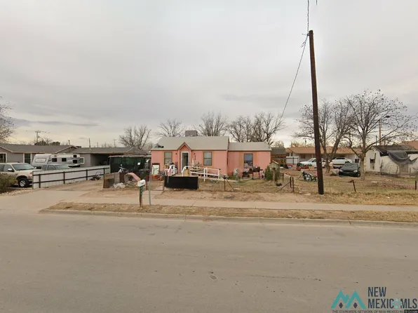 305 S 6th St, Carlsbad, NM 88220