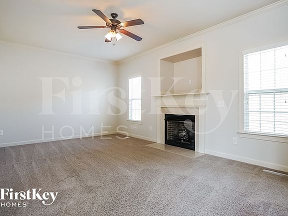 3rd image of 121 Millwood Dr