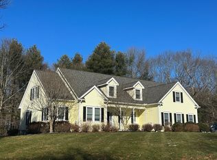 15 Rhonda Rheault Dr, Oxford, MA 01540