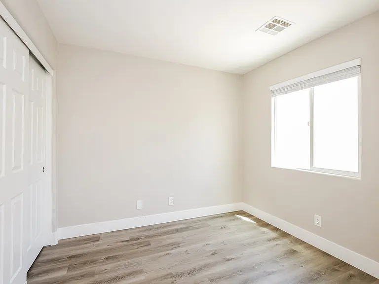 9205 Millikan Ave — Photo 13