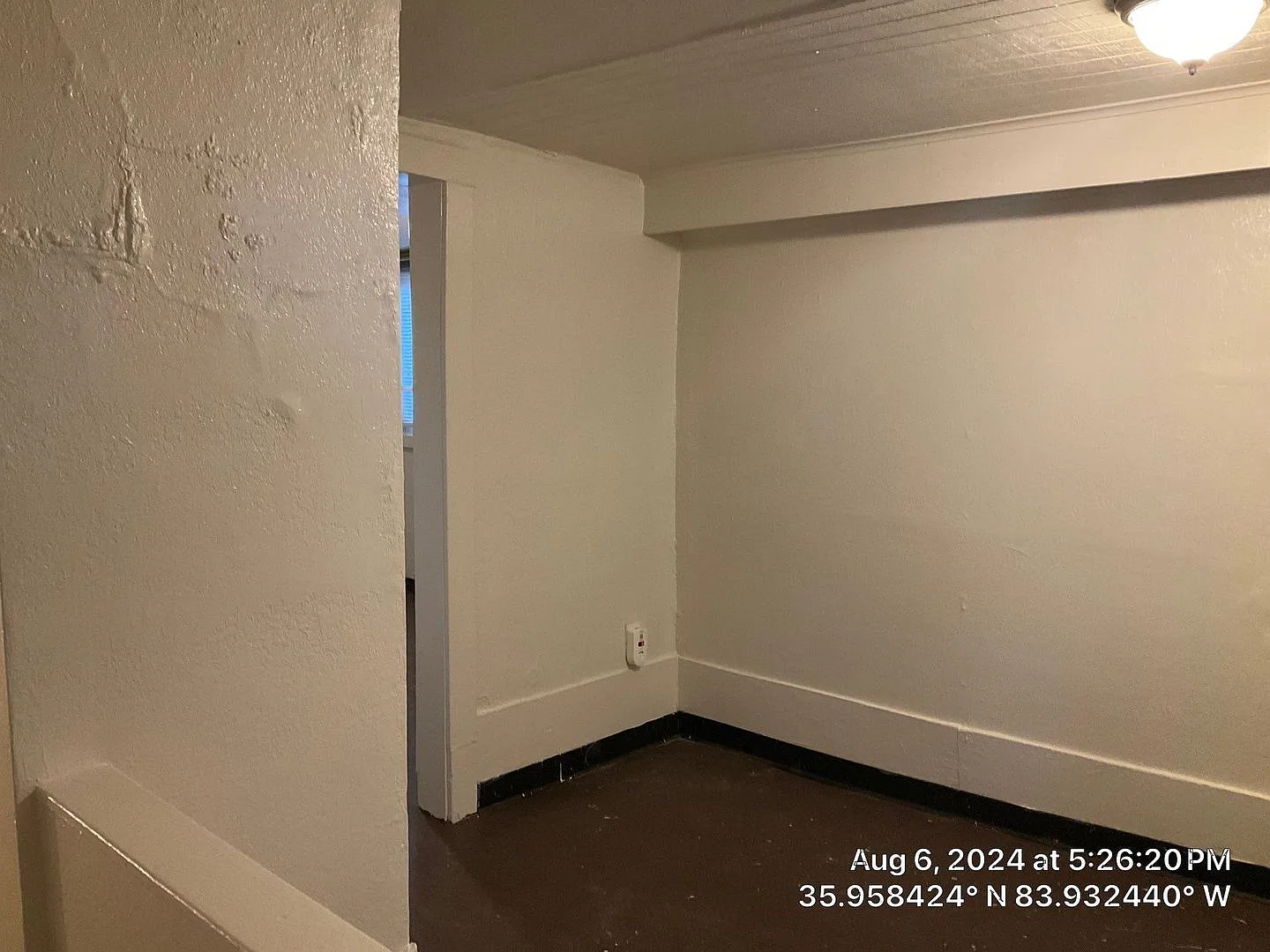 1 bed, 1.0 bath, 300 sqft, $895 — Photo 4