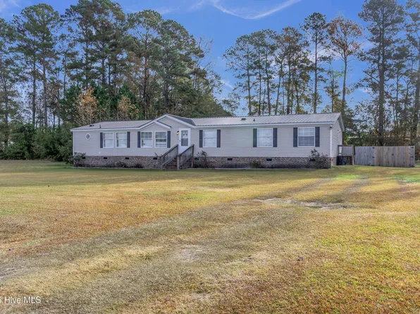 406 King Arthur Drive, Whiteville, NC 28472