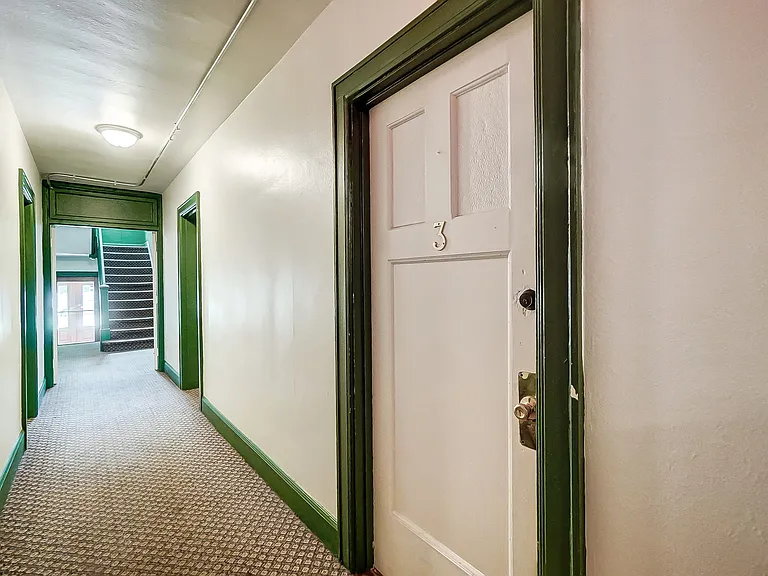 2560 Madison Rd #13 — Photo 8