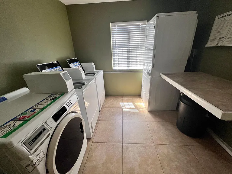 5105 E 2nd St #I — Photo 12