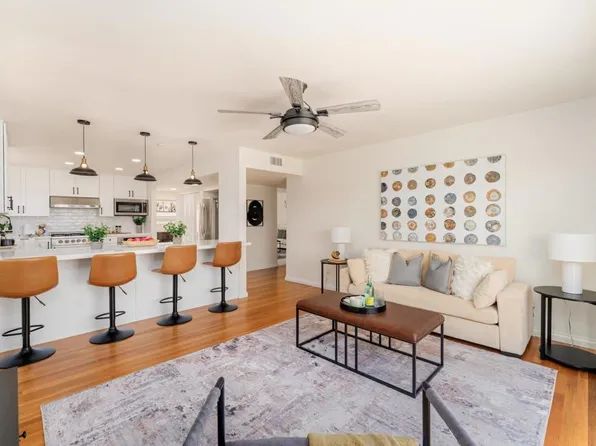 5736 Soledad Mountain Rd, La Jolla, CA 92037