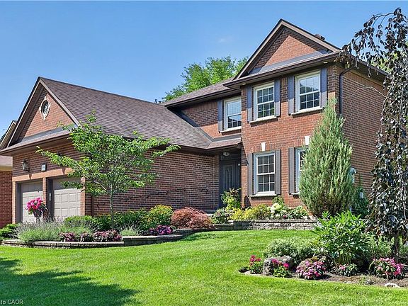 2nd image of 3861 Promontory Cres