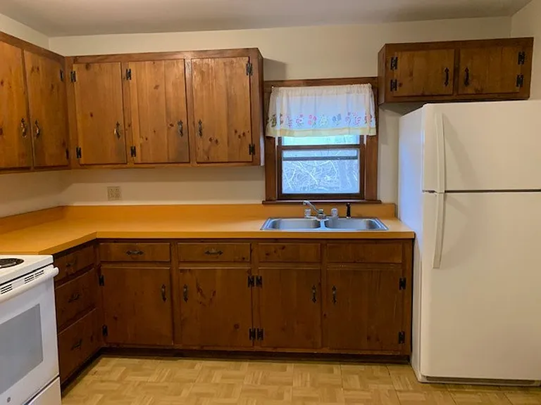 4-10 Central St — Photo 1