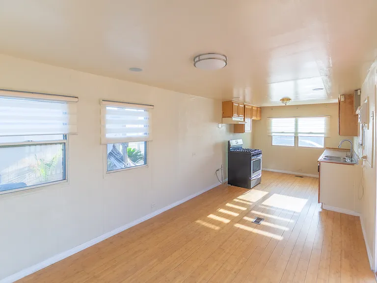 11398 Bartlett Ave #13 — Photo 5
