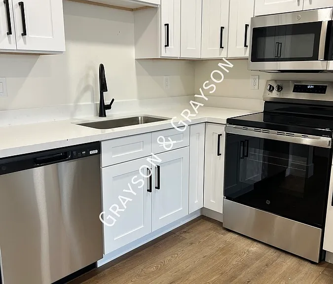 410 W Hadley St — Photo 6