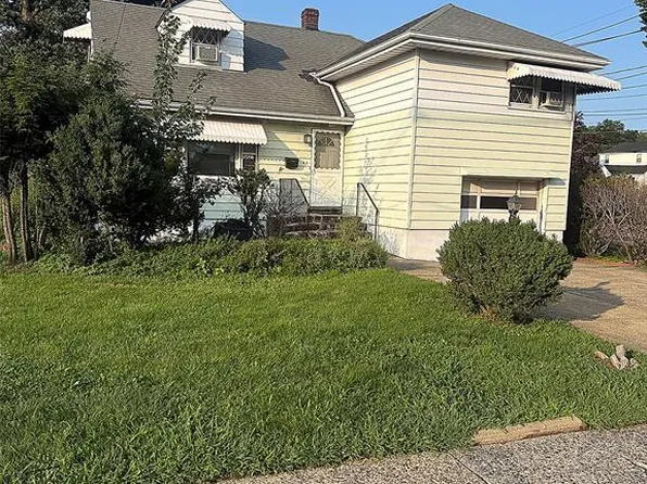 145 Baldwin Ave, Hasbrouck Heights, NJ 07604