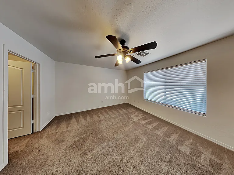 17403 W Langer Ln — Photo 10