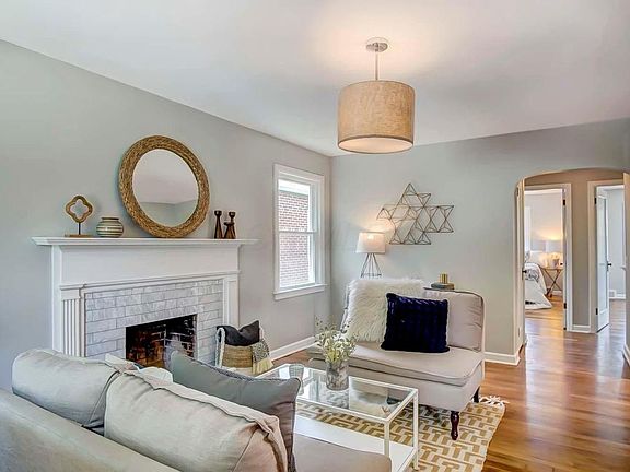 3rd image of 1289 Avondale Ave