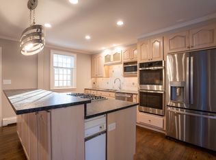 40 Puddingstone Ln #2, Newton Center, MA 02459