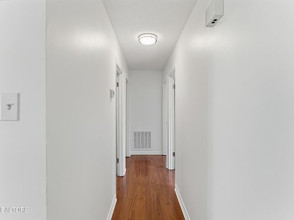 4th image of 3313 Cindy Ln