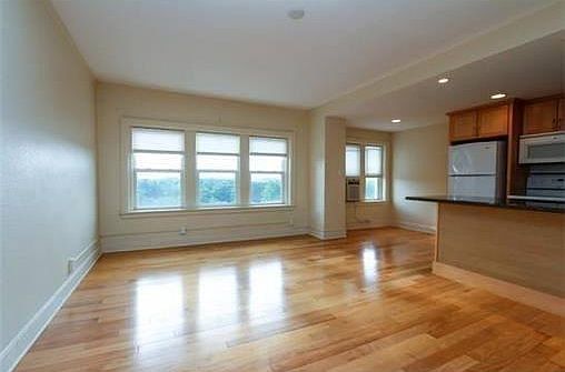 5th image of 323 Emanuel Cleaver Ii Blvd APT 7C
