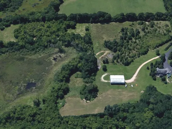 S84W30240 Hickory Ln, Mukwonago, WI 53149