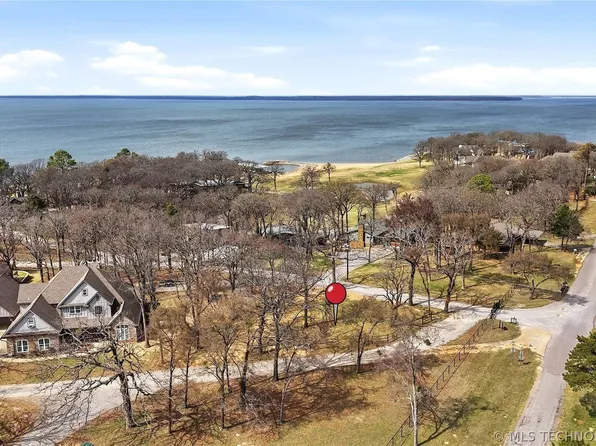 13 Oak St, Durant, OK 74701