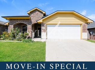 9136 Saint Kitts Rd, Fort Worth, TX 76123