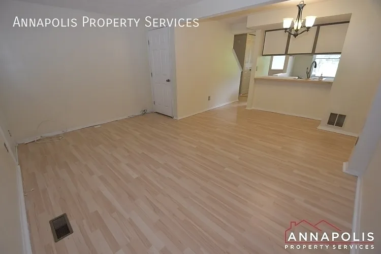 7660 Fairbanks Ct — Photo 5