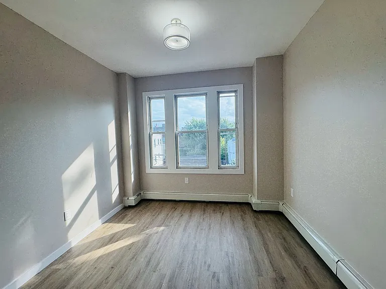 8 Sheffield St #37E — Photo 3