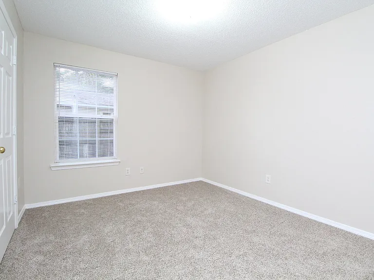 3740 Frontera Cir — Photo 14