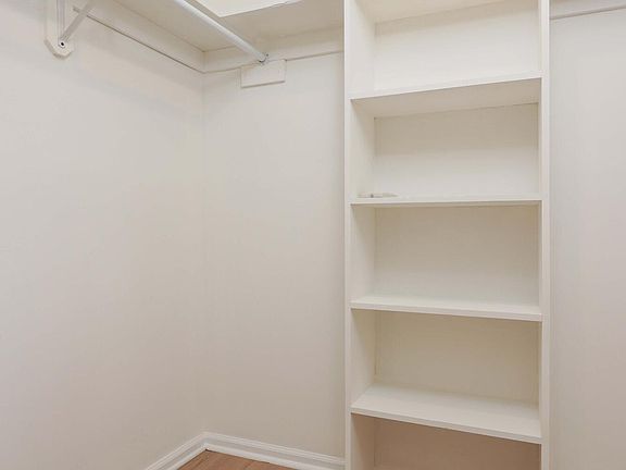 5th image of 330 Shore Dr APT F-6
