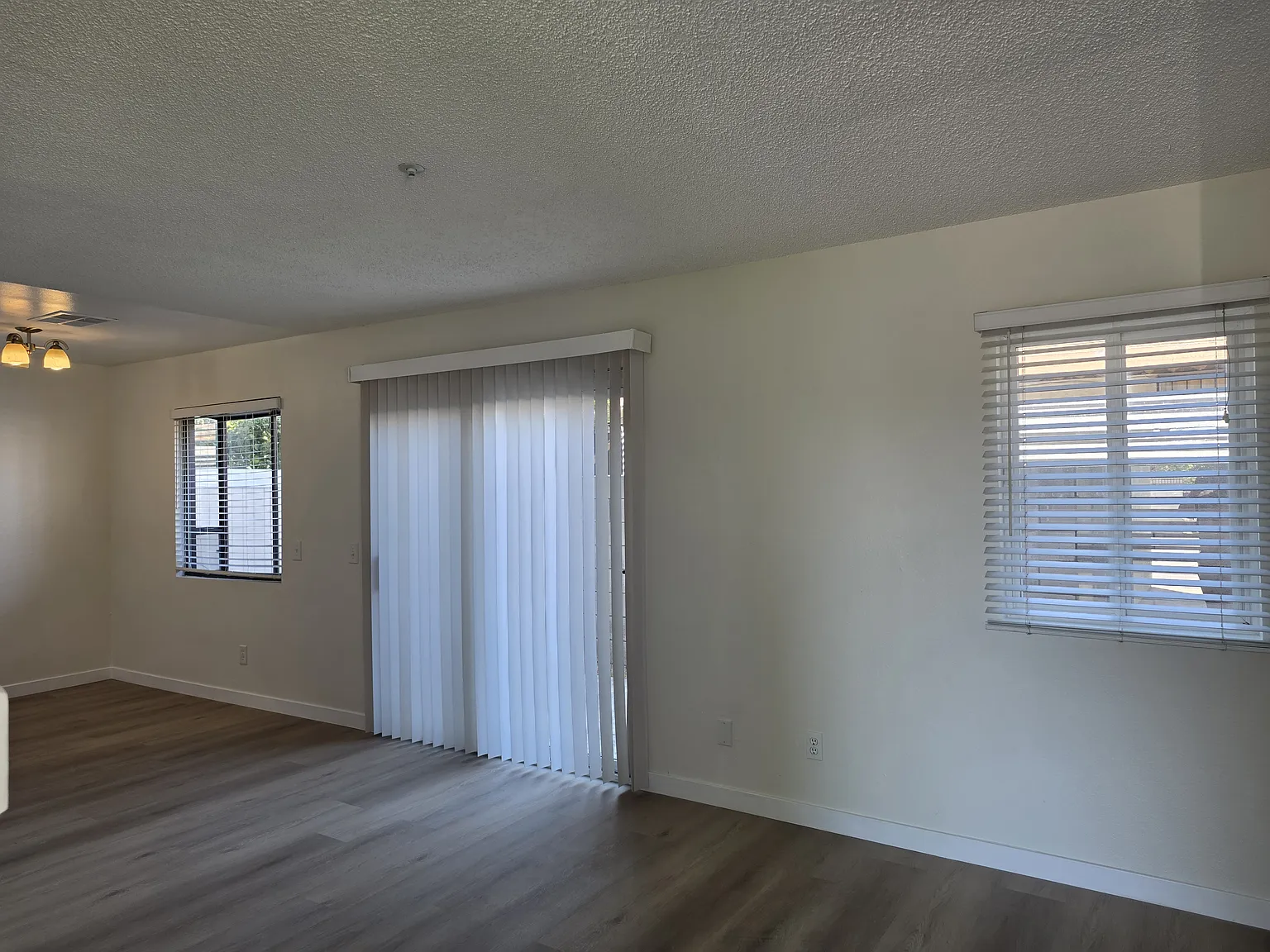 2 bed, 926 sqft, $2,600 — Photo 4