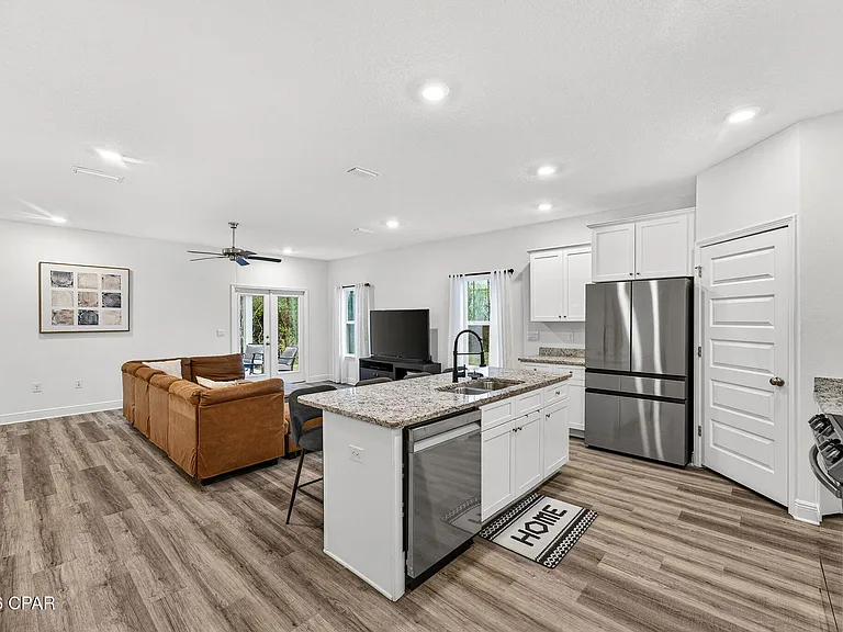 224 Butler Cv — Photo 12