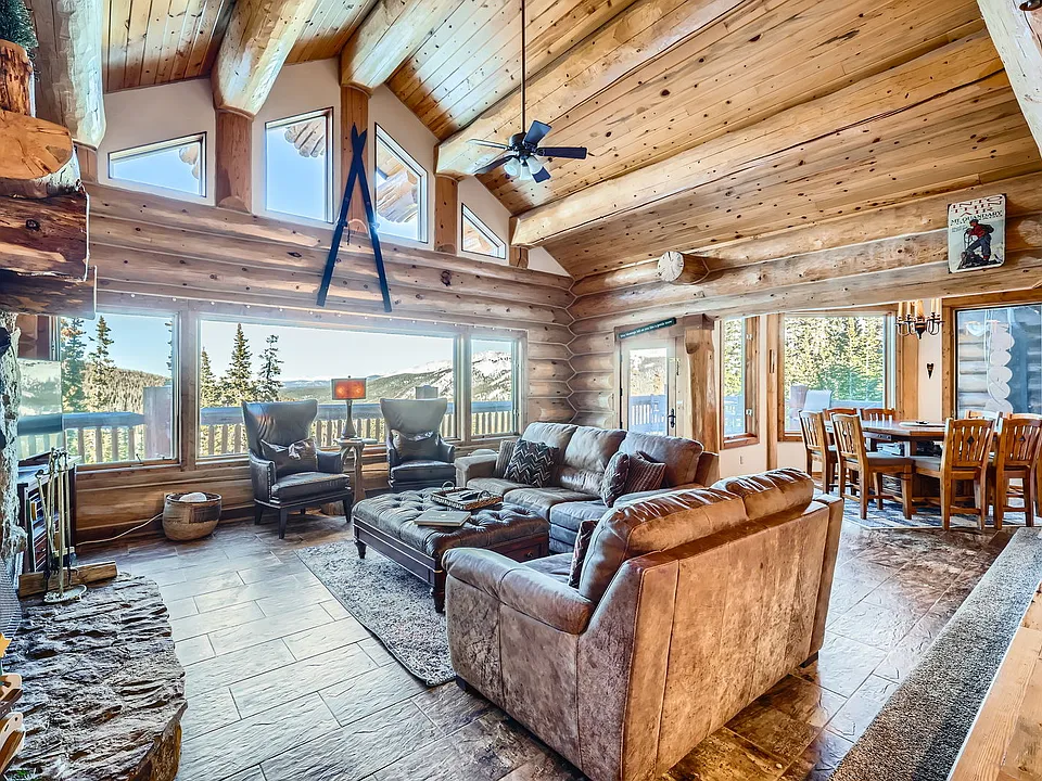 656 Hamilton Ln