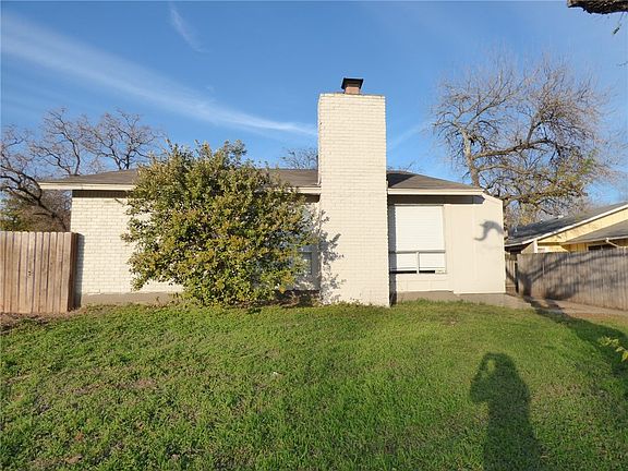 2nd image of 206 W William Cannon Dr