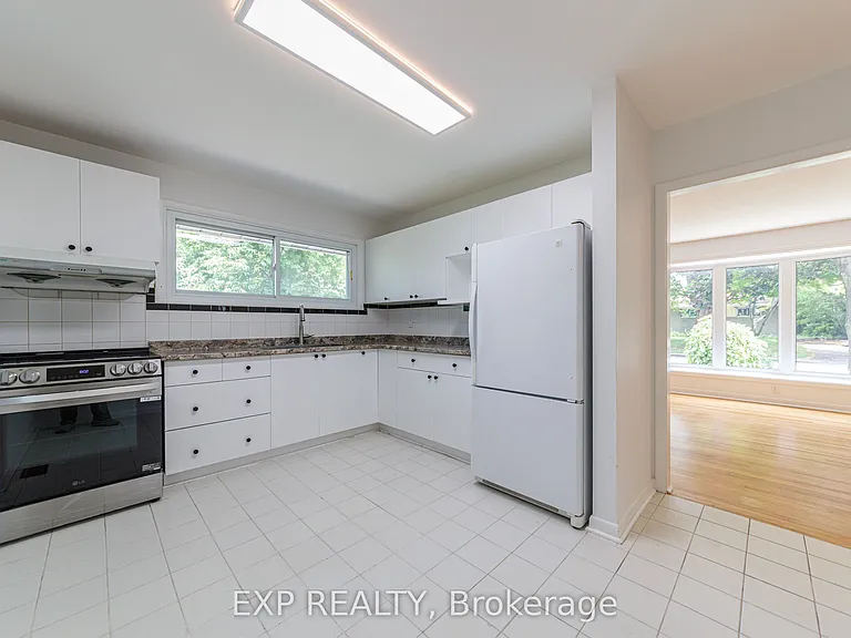 2097 Kingsley Rd — Photo 9